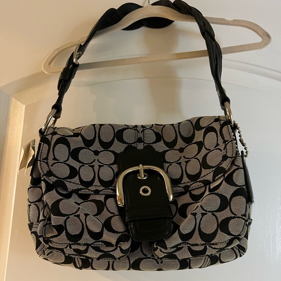 BNWT Coach signature hobo bag - Picture 5 of 5